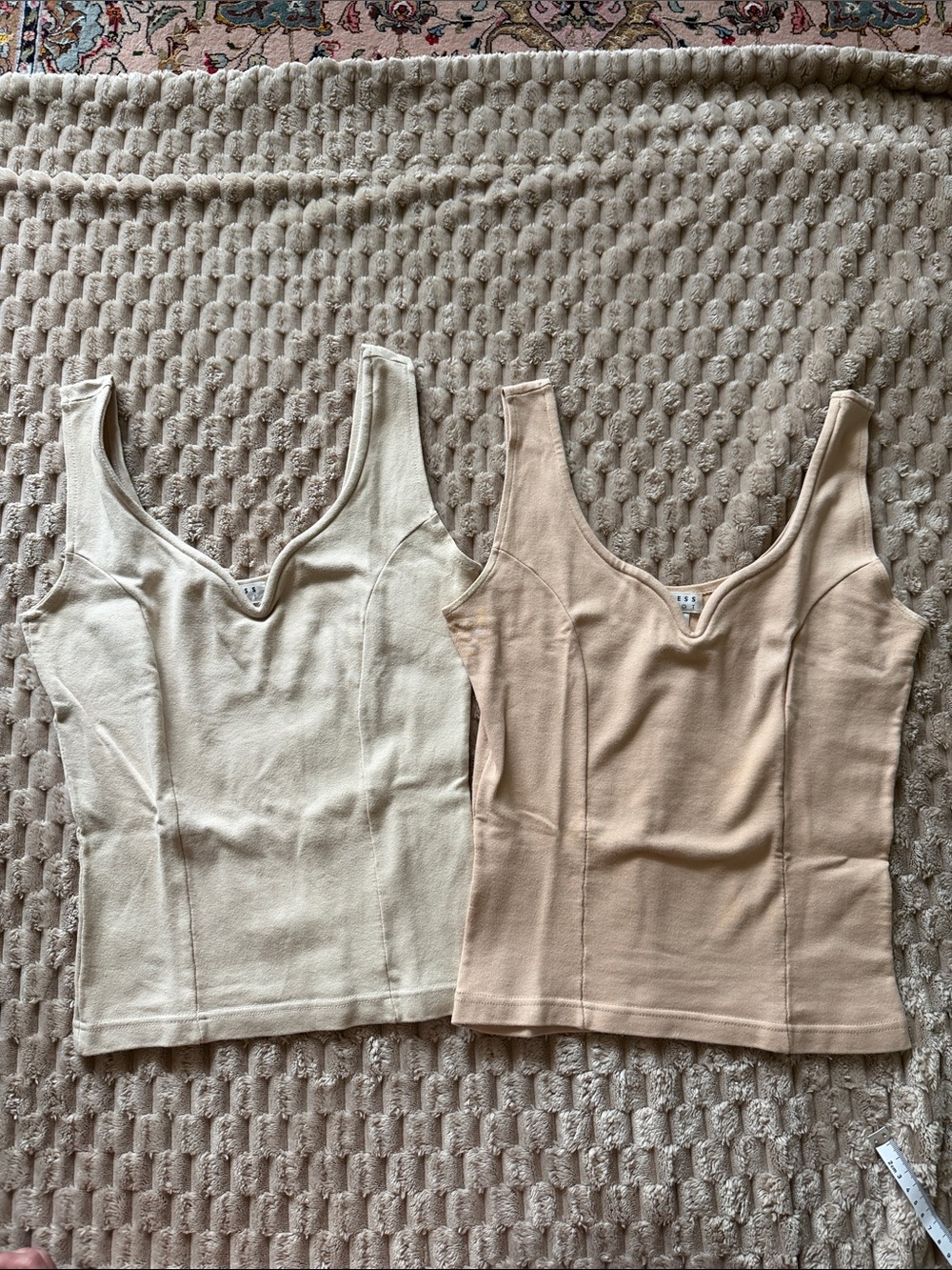 2 Everyday Ribbed V-Neck Tank — Cream & Tan